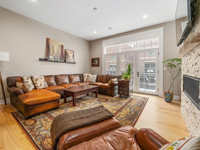 904 S Front Street, Columbus, OH 43206 Photo 12