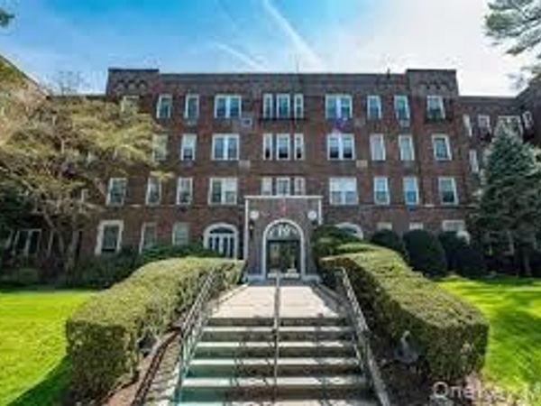 180 Hilton Avenue , Hempstead, NY 11550