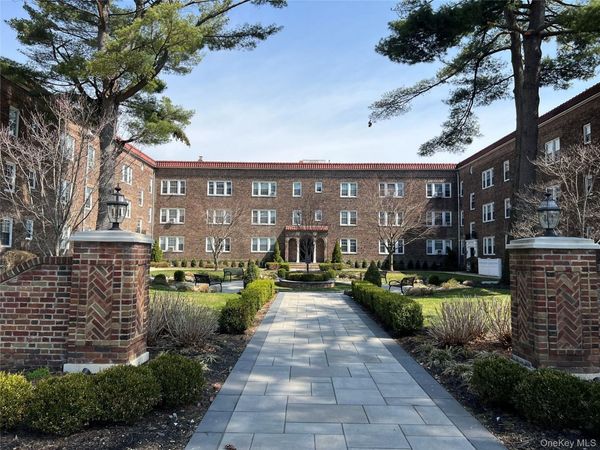 180 Hilton Avenue, Unit A3, Hempstead, NY 11550