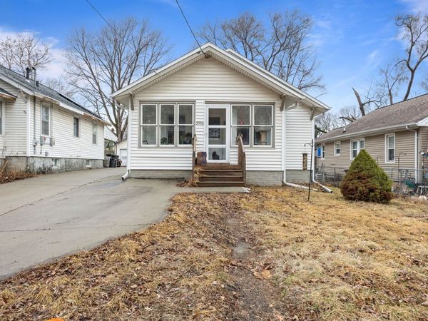 3914 Cornell Street , Des Moines, IA 50313