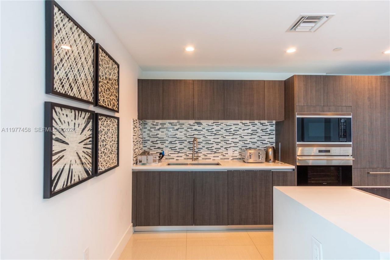 1150 102nd St , Unit 702, Bay Harbor Islands, FL 33154 Photo