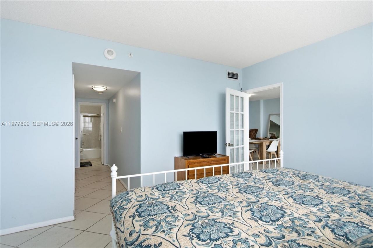 5601 Collins Ave, Unit 505, Miami Beach, FL 33140 Photo