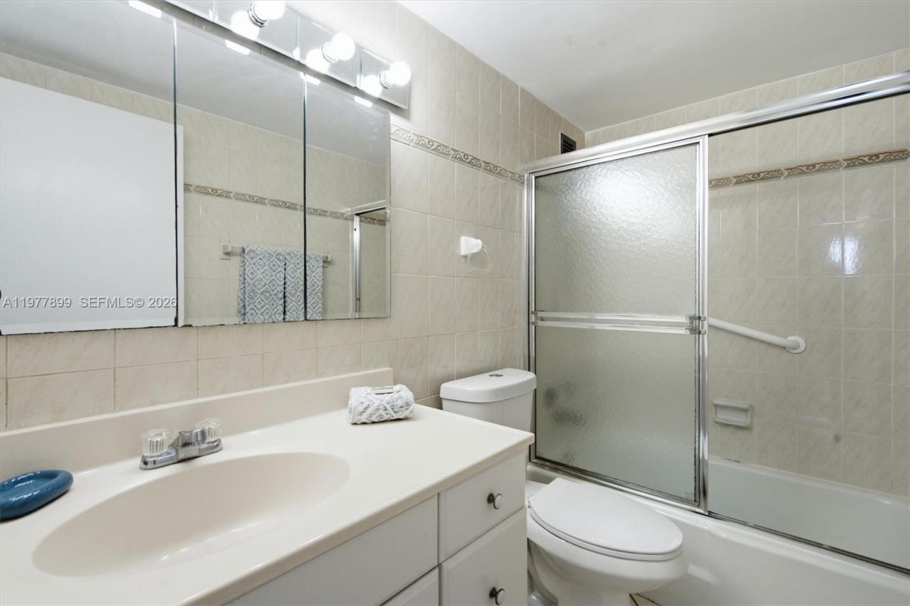 5601 Collins Ave, Unit 505, Miami Beach, FL 33140 Photo