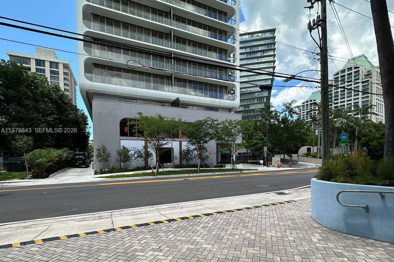 2699 Tigertail Ave, Unit 14, Miami, FL 33133 Photo