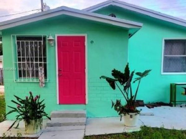 2239 Sheridan St , Hollywood, FL 33020