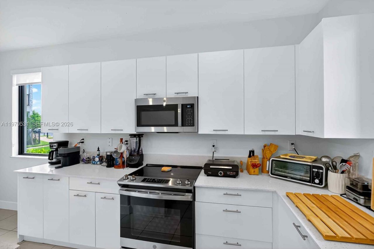 4426 NW 83rd Pkwy , Unit ., Doral, FL 33166 Photo