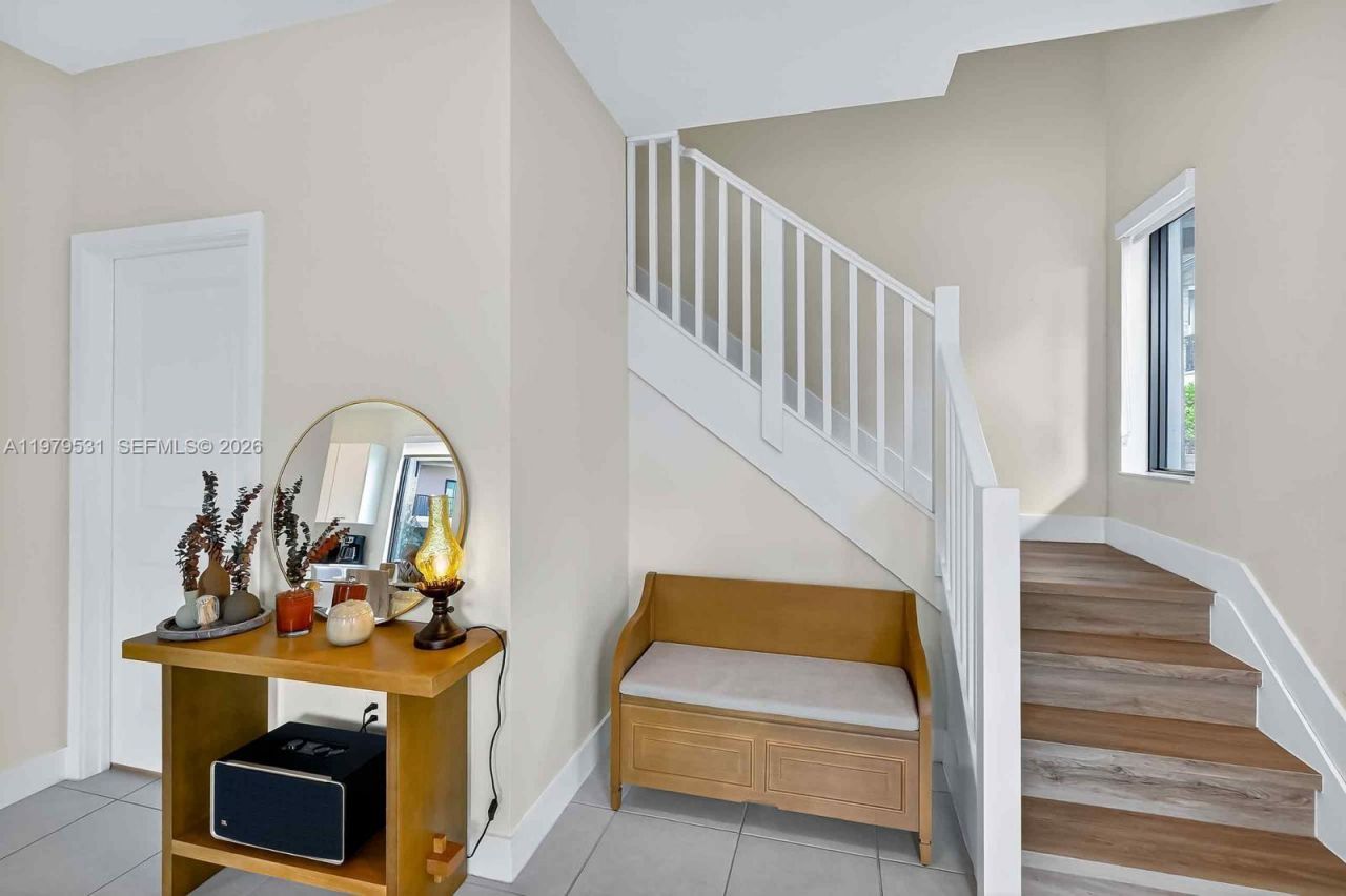 4426 NW 83rd Pkwy , Unit ., Doral, FL 33166 Photo