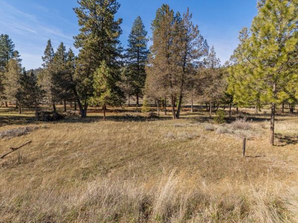 1132 Paper Birch Way, Klamath Falls, OR 97601