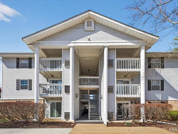 667 S Kirkwood Road , Unit 102, Kirkwood, MO 63122