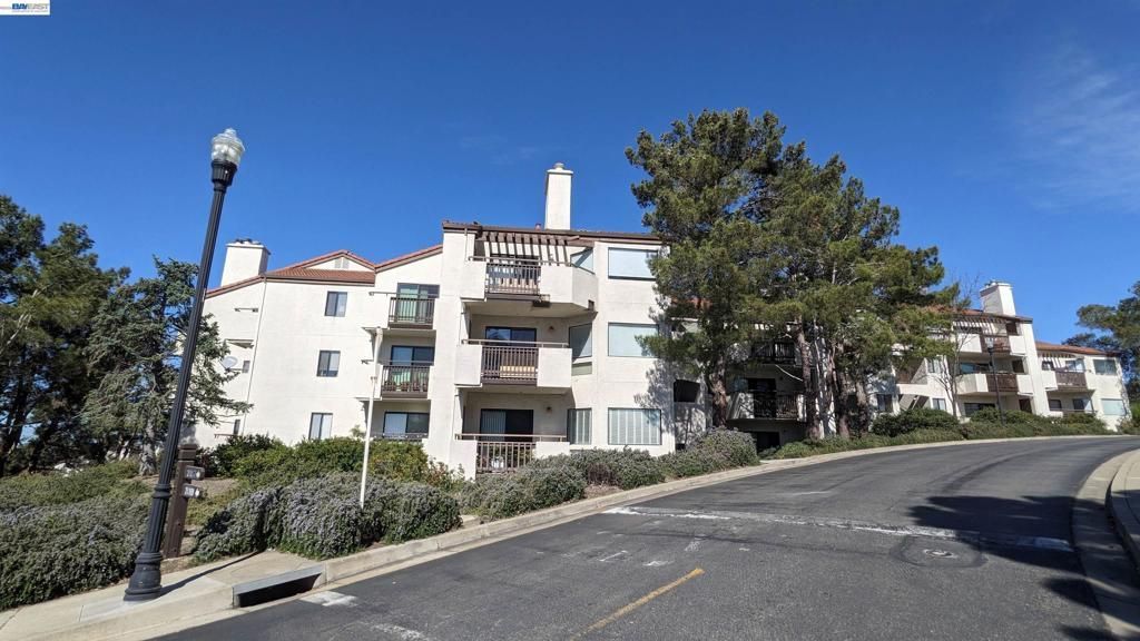 21103 Gary Dr, Unit 304D, Hayward, CA 94546 Main Photo