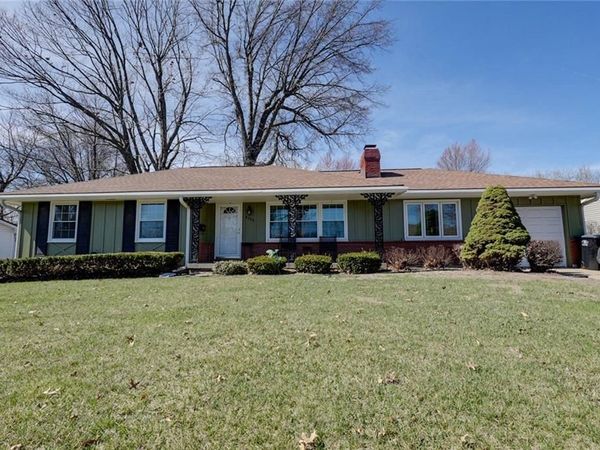 8220 Willow Way, Raytown, MO 64138