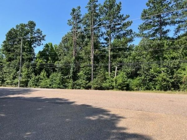 3977 CANADA RD, Lakeland, TN 38002