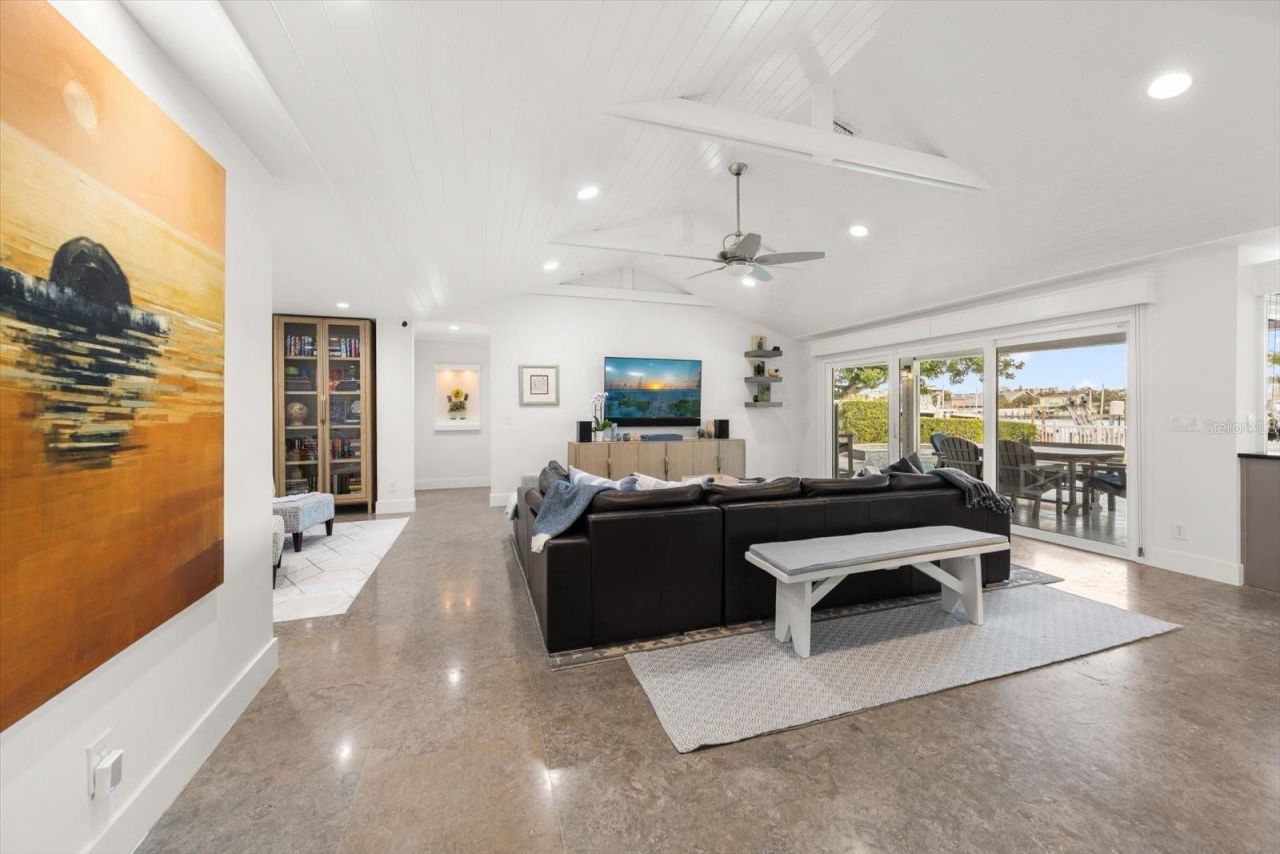 109 Driftwood Lane, Largo, FL 33770 Photo