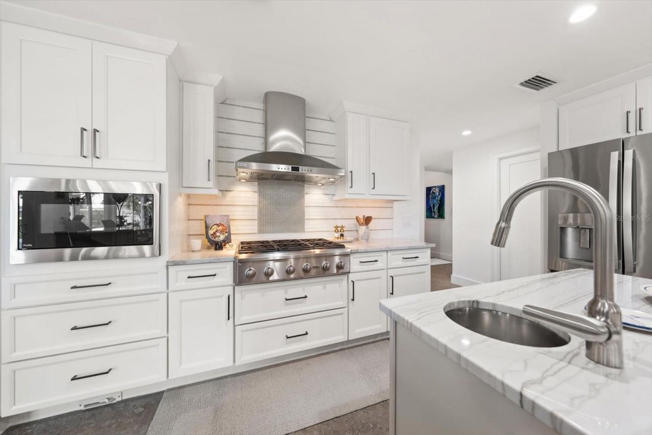 109 Driftwood Lane, Largo, FL 33770 Photo