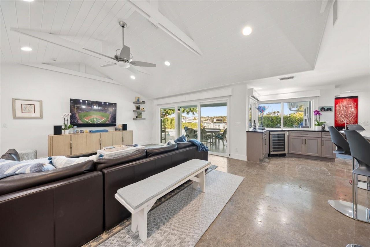 109 Driftwood Lane, Largo, FL 33770 Photo