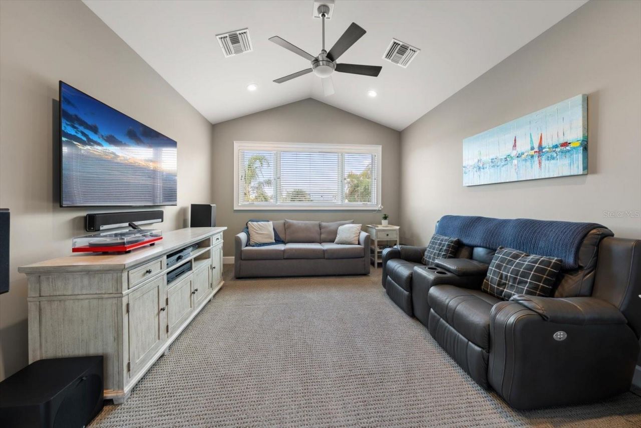 109 Driftwood Lane, Largo, FL 33770 Photo