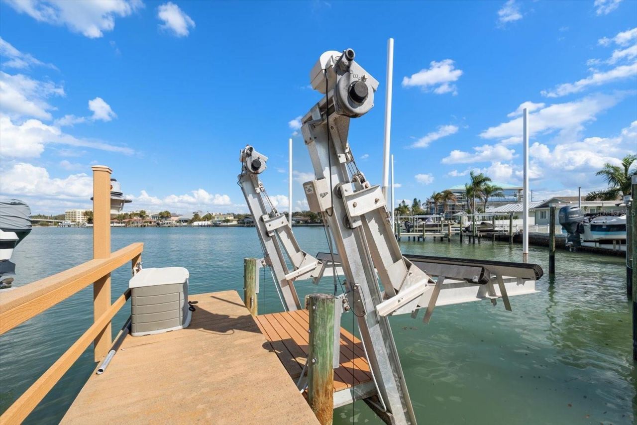 109 Driftwood Lane, Largo, FL 33770 Photo