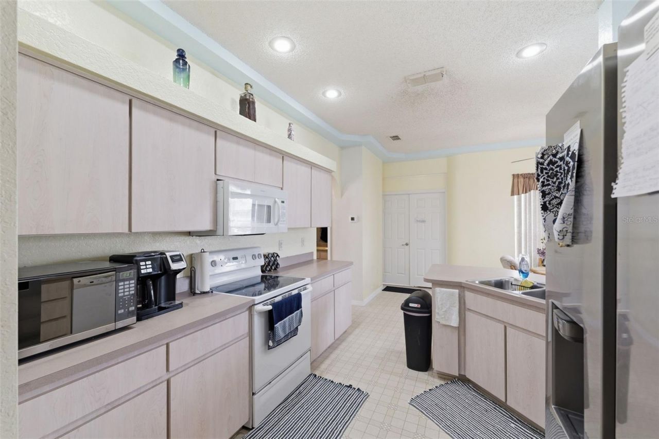 8378 Maltby Road , Spring Hill, FL 34606 Photo