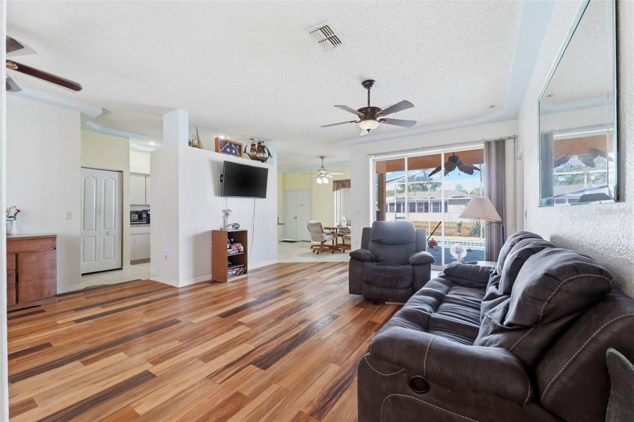 8378 Maltby Road , Spring Hill, FL 34606 Photo