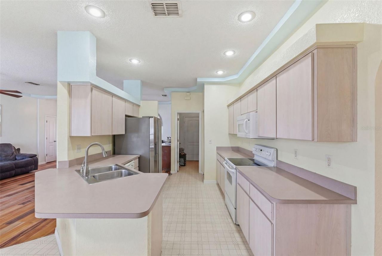 8378 Maltby Road , Spring Hill, FL 34606 Photo