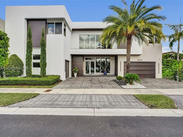 10223 NW 75th Ter, Doral, FL 33178