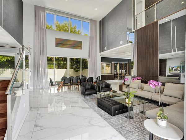 10223 NW 75th Ter, Doral, FL 33178