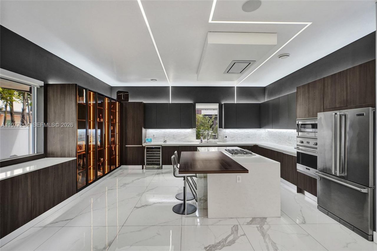 10223 NW 75th Ter, Doral, FL 33178 Photo