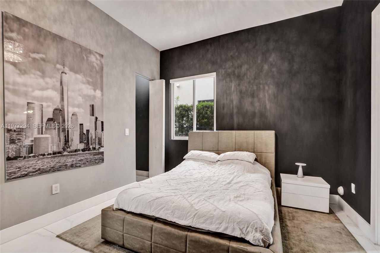 10223 NW 75th Ter, Doral, FL 33178 Photo