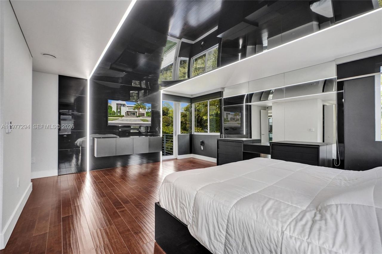 10223 NW 75th Ter, Doral, FL 33178 Photo