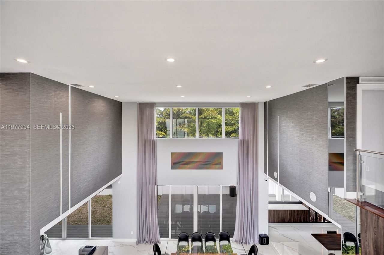 10223 NW 75th Ter, Doral, FL 33178 Photo