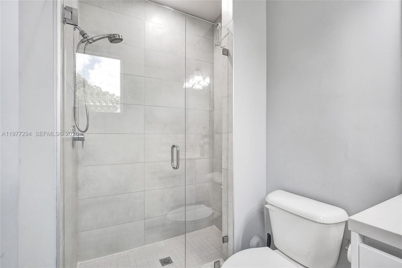 10223 NW 75th Ter, Doral, FL 33178 Photo