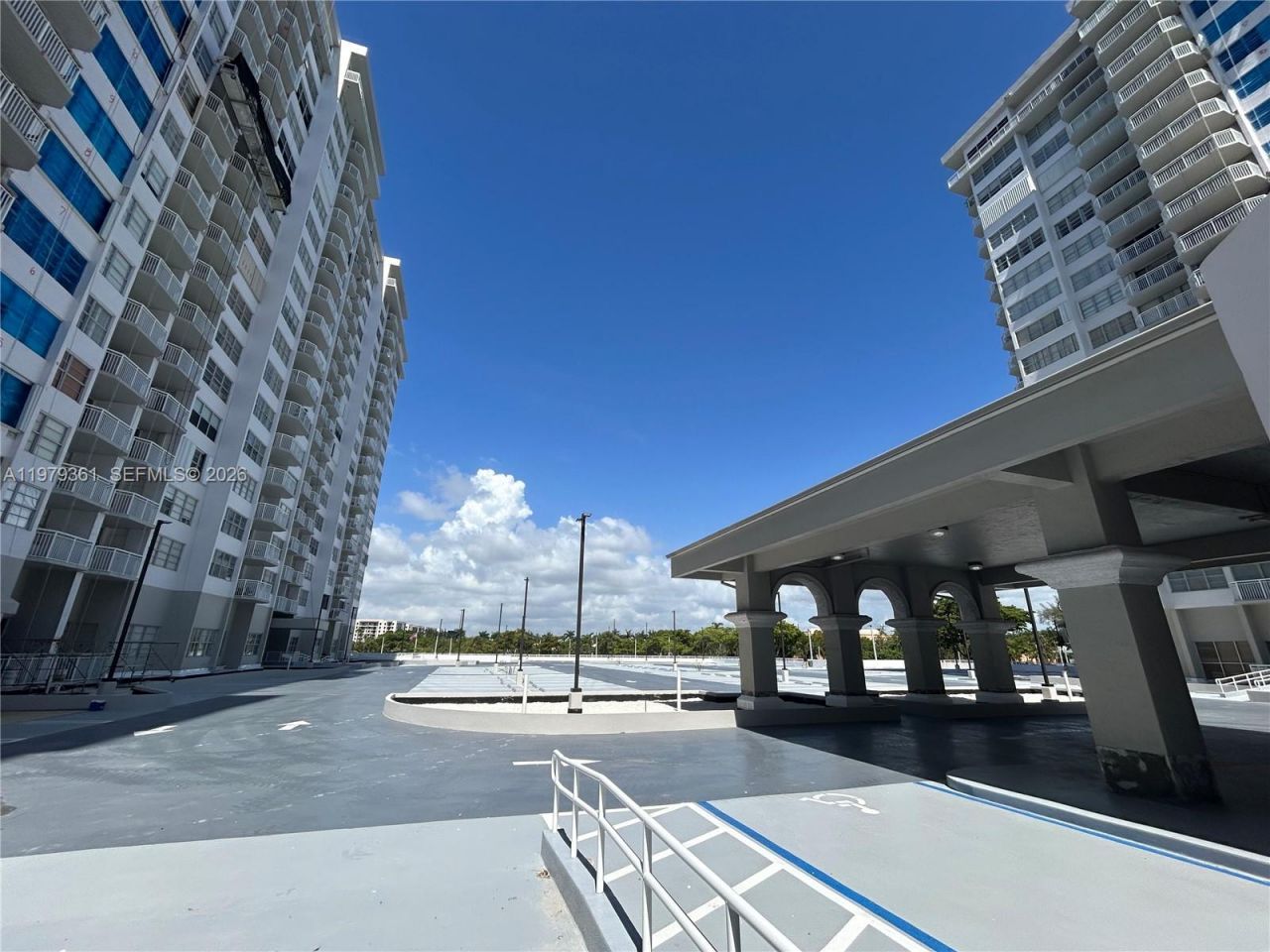 18031 Biscayne Blvd , Unit 904, Aventura, FL 33160 Photo