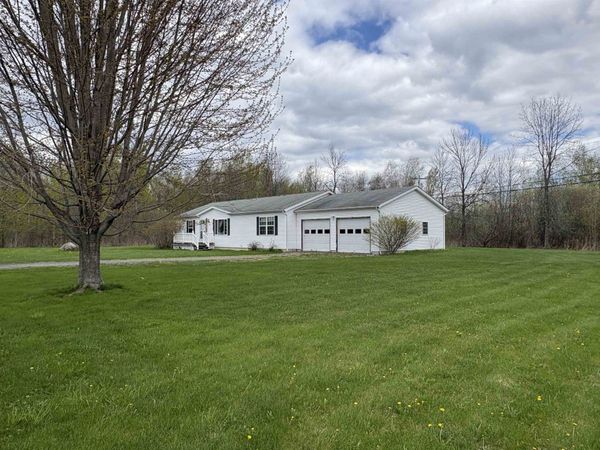 2760 Lakeview Drive, North Hero, VT 05474