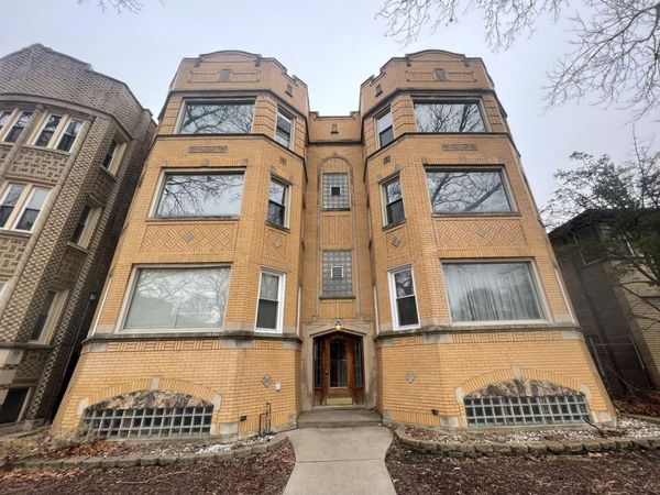 8035 S Essex Avenue , Chicago, IL 60617