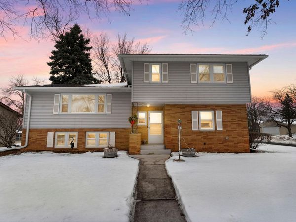901 Cheri Lane, Mendota Heights, MN 55120