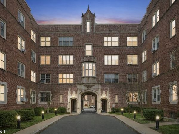 133 Summit Ave, Summit, NJ 07901