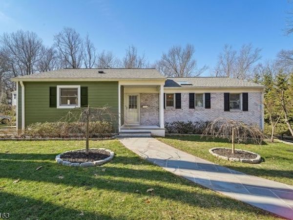 22 Brook Hollow Ln, New Providence, NJ 07974