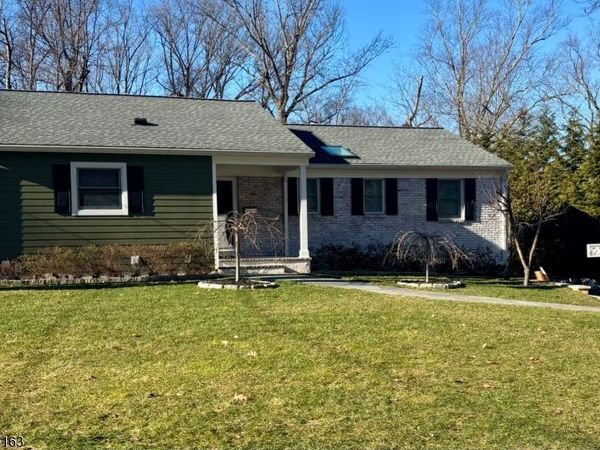 22 Brook Hollow Ln, New Providence, NJ 07974