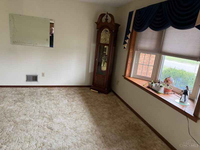 504 Meadow Lane, Trenton, OH 45067 Photo 4