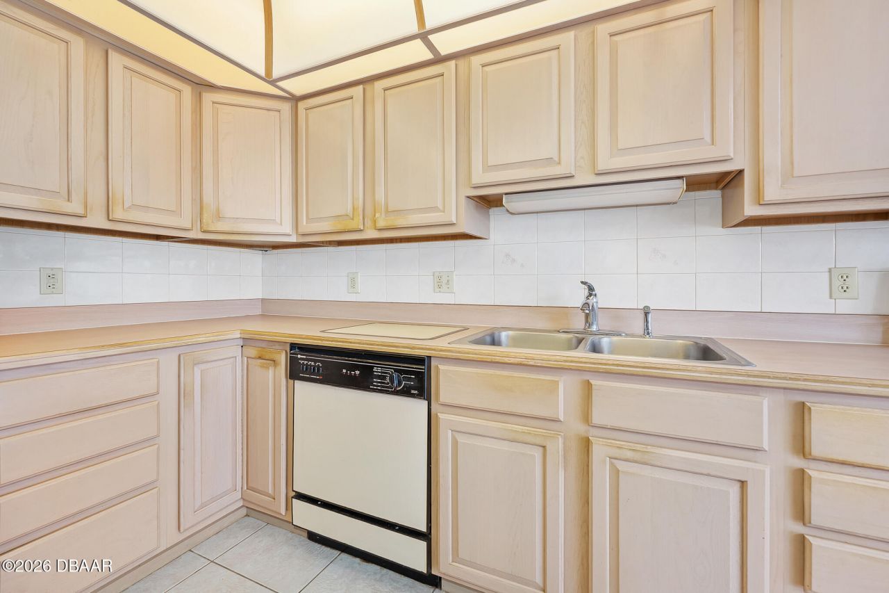 4 Dolphin Avenue, Ormond Beach, FL 32176 Photo