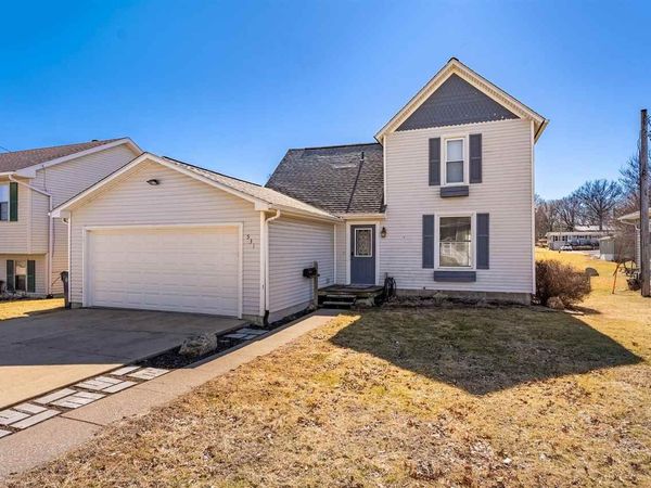 531 E 6th St, Tipton, IA 52772