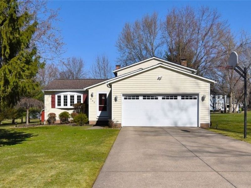 985 Berkshire Drive, Macedonia, OH 44056 Photo 1