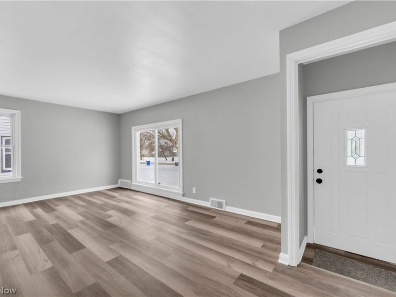 16210 Judson Drive, Cleveland, OH 44128 Photo 3