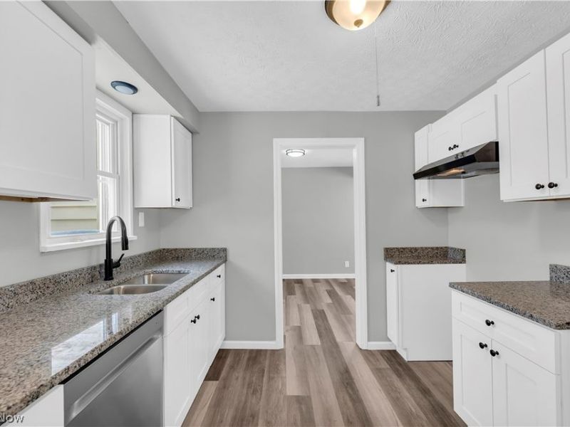 16210 Judson Drive, Cleveland, OH 44128 Photo 9