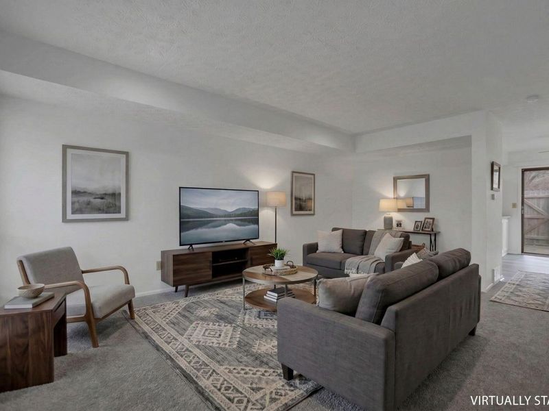 1022 Galliton Court, Unit D, Columbus, OH 43220 Photo 12