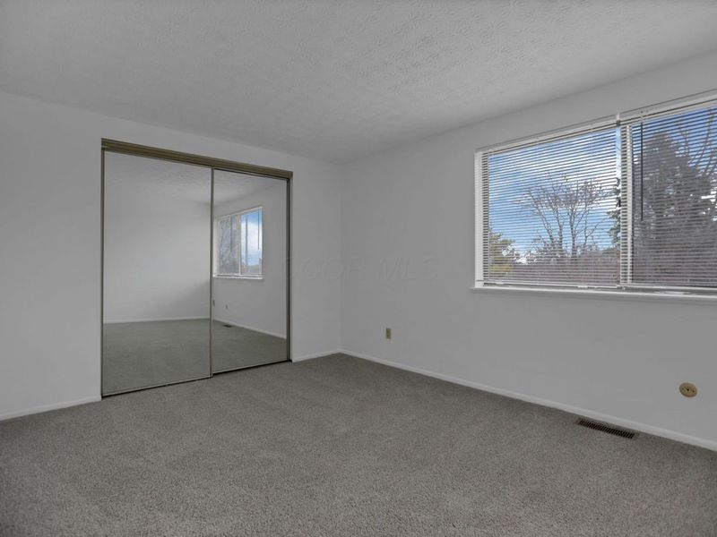 1022 Galliton Court, Unit D, Columbus, OH 43220 Photo 17