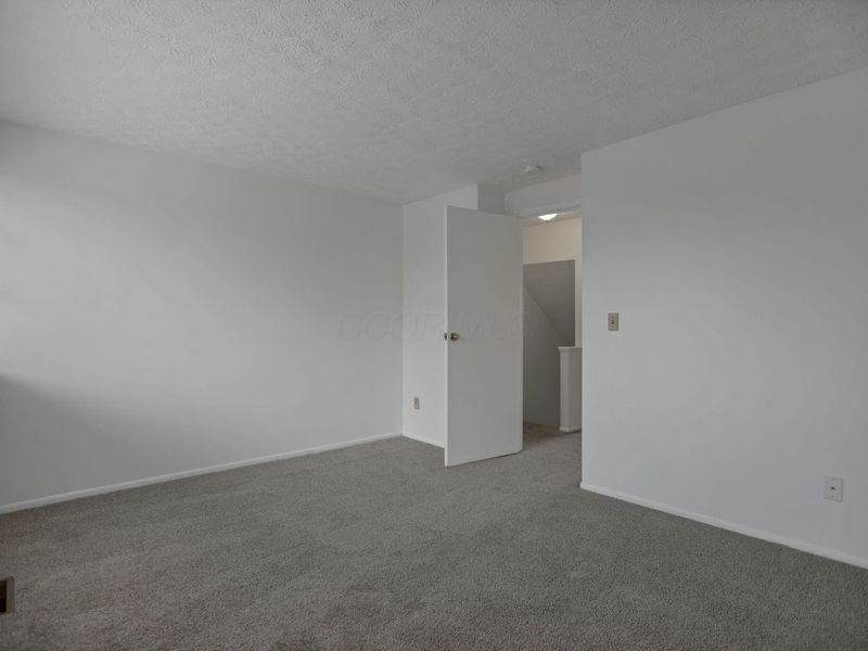 1022 Galliton Court, Unit D, Columbus, OH 43220 Photo 18