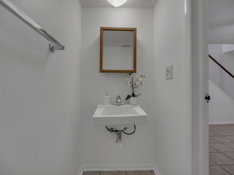 1022 Galliton Court, Unit D, Columbus, OH 43220 Photo 24