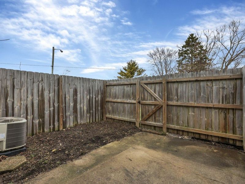 1022 Galliton Court, Unit D, Columbus, OH 43220 Photo 26