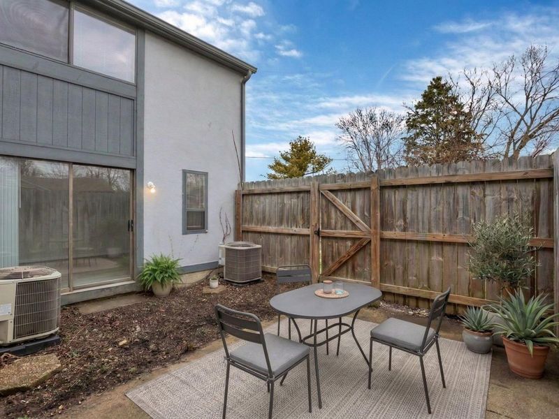 1022 Galliton Court, Unit D, Columbus, OH 43220 Photo 28